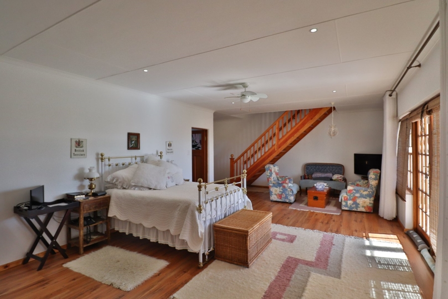 10 Bedroom Property for Sale in Aalwyndal Western Cape